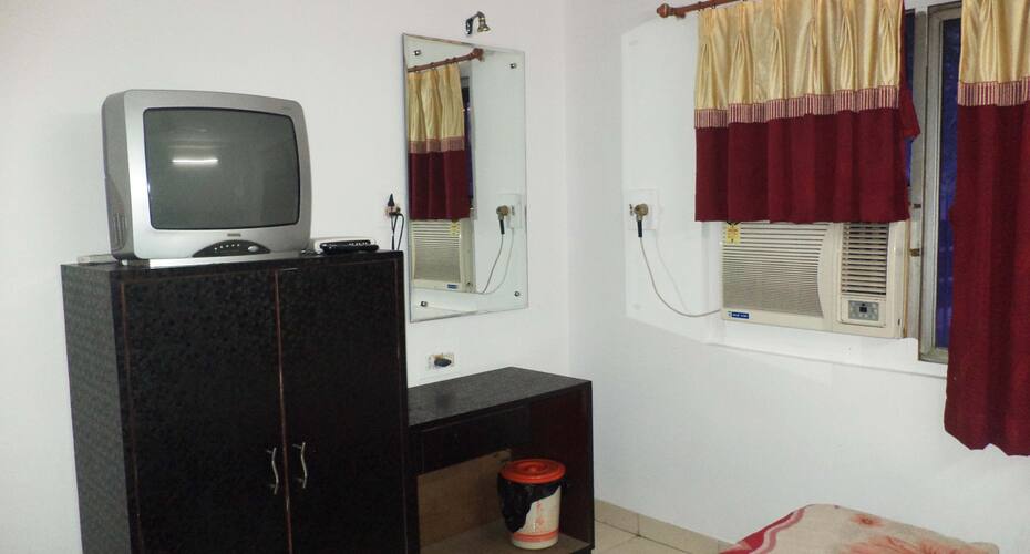 Hotel Sweet Dream, Vadodara 5